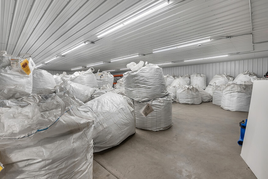 More Photos Of 21736 Bedford Rd N, Battle Creek Industrial For Sale