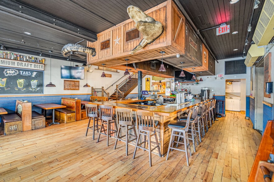 More Photos Of 209 W Congress St, Savannah Restaurant For Sale