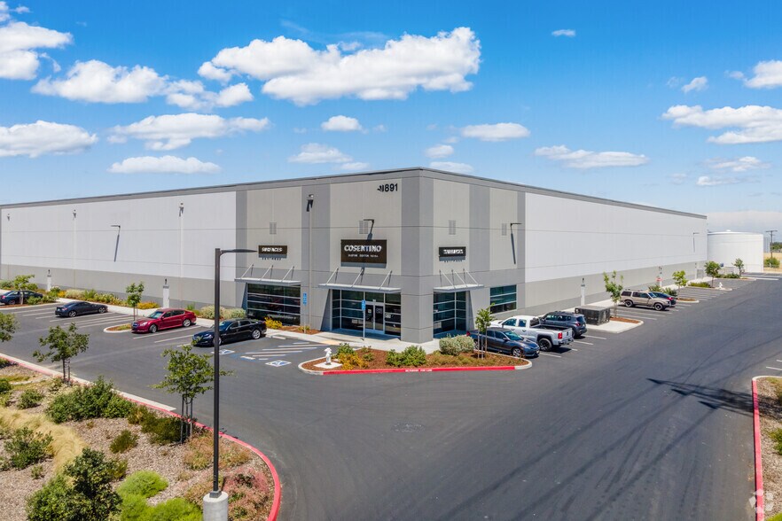 Primary Photo Of 891 Eubanks Dr, Vacaville Warehouse For Lease