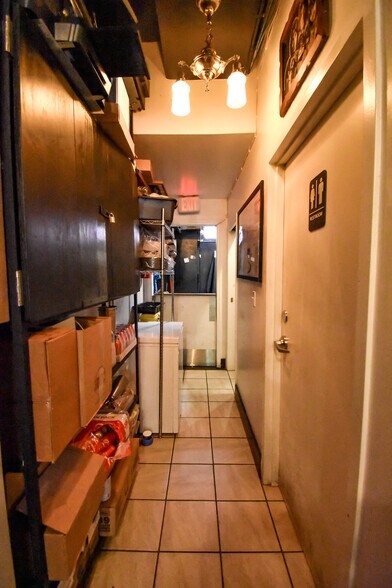 More Photos Of 2337 18th St NW, Washington Storefront Retail Residential For Lease