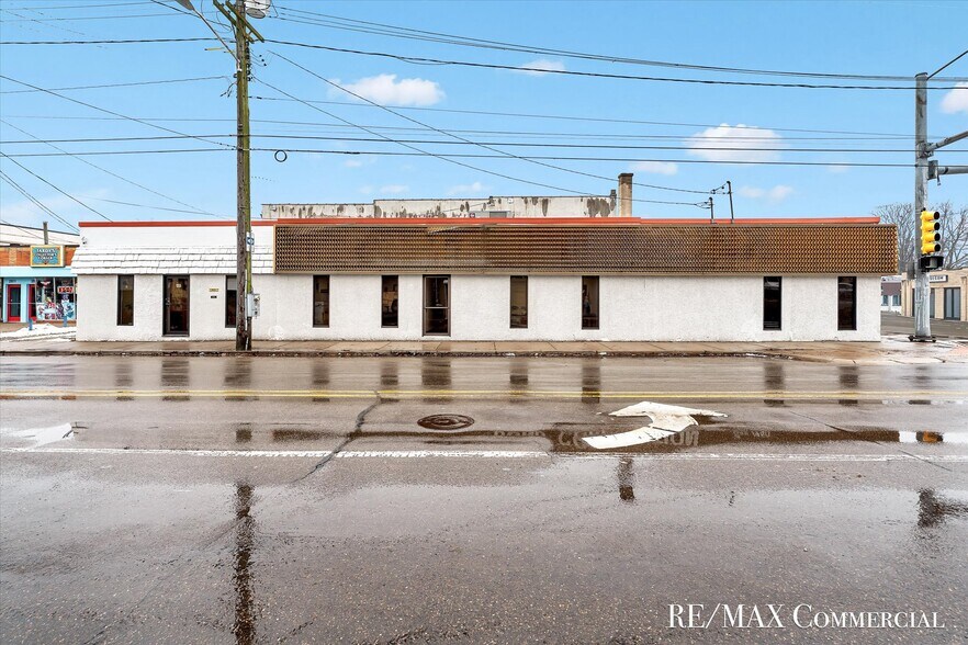 More Photos Of 758 Burton St SE, Grand Rapids Office For Sale