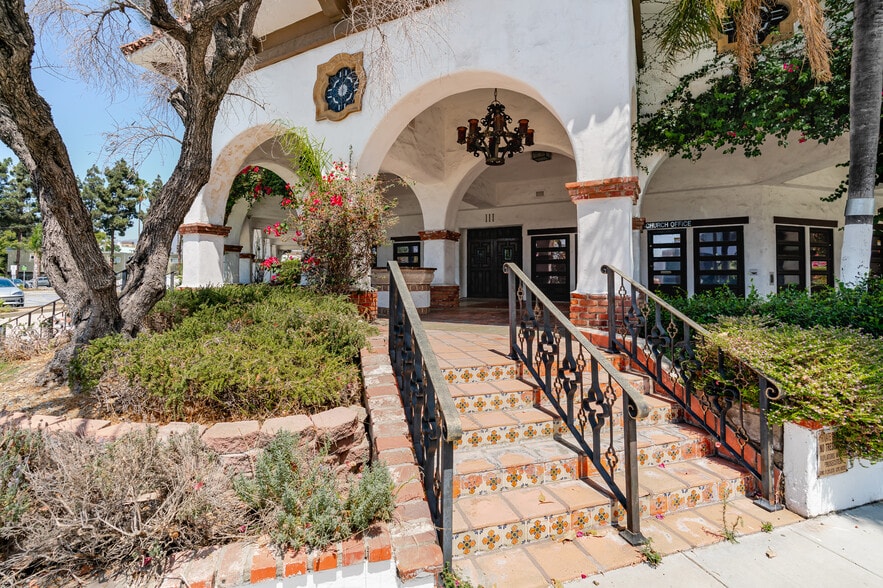More Photos Of 333 E Colorado St, Glendale Unknown For Lease