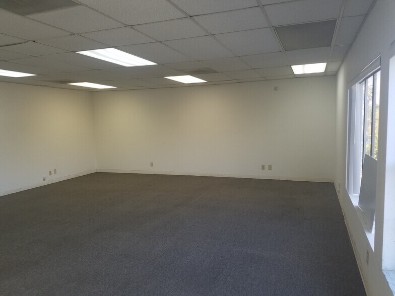 More Photos Of 925 W Winton Ave, Hayward General Retail For Sale