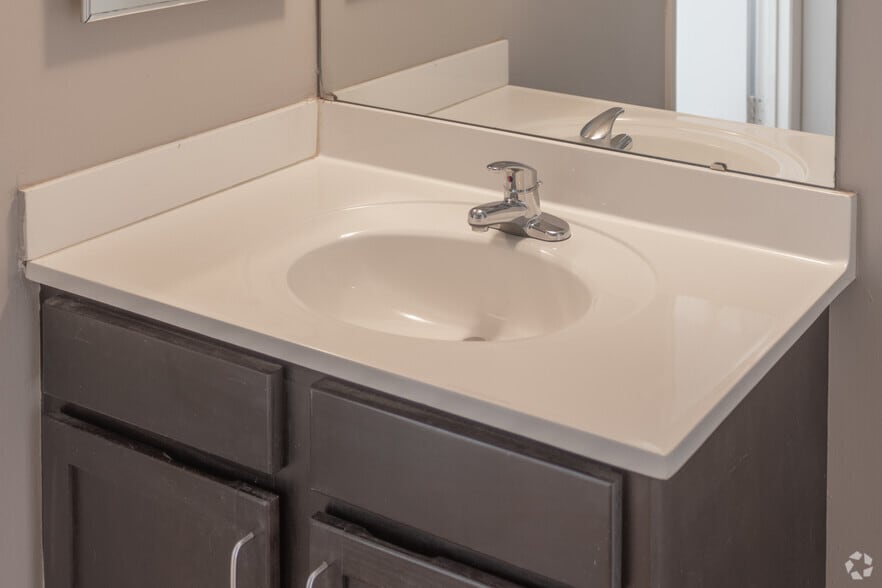 More Photos Of 100 Meadow Trail Dr, Highland Heights Apartments For Sale