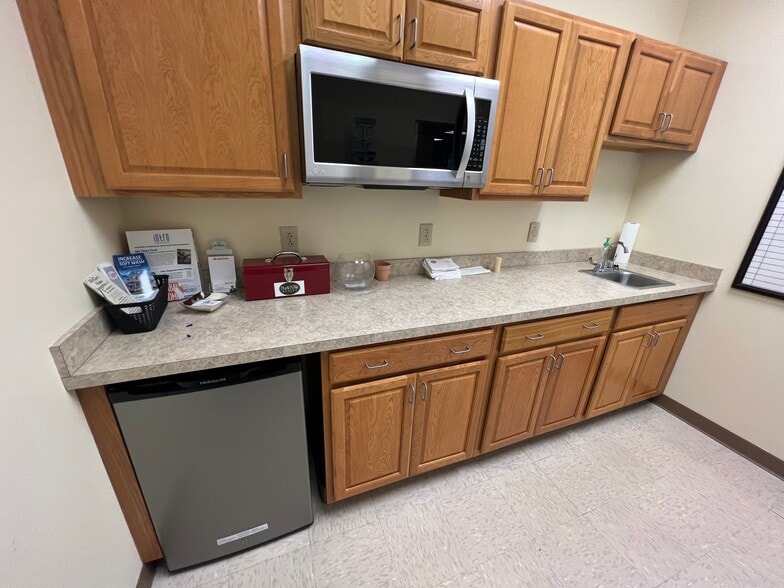 More Photos Of 2000 Sam Rittenberg Blvd, Charleston Office For Lease