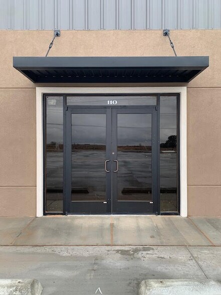 More Photos Of 4726 Woodrow Rd, Lubbock Storefront For Lease