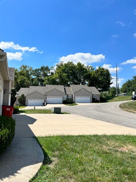 More Photos Of 3005-3033 S Shrank Cir, Independence Apartments For Sale