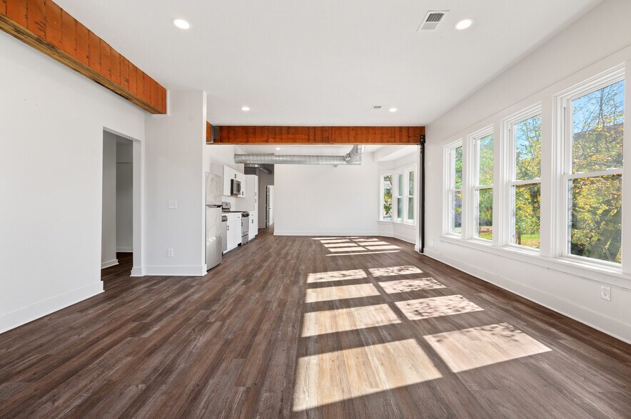 More Photos Of 200-208 E Eighth Ave, Munhall Freestanding For Sale