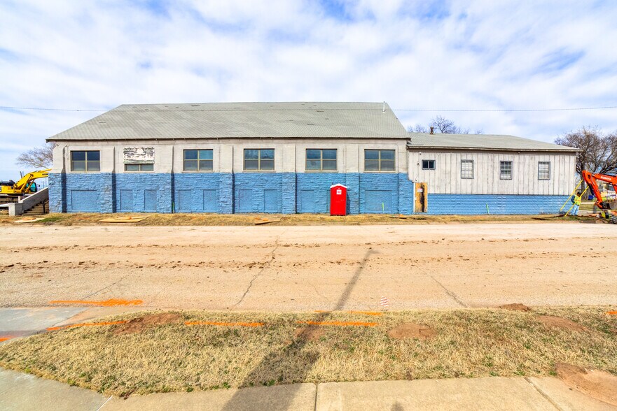 More Photos Of 2139 S Phoenix Ave, Tulsa Religious Facility For Sale