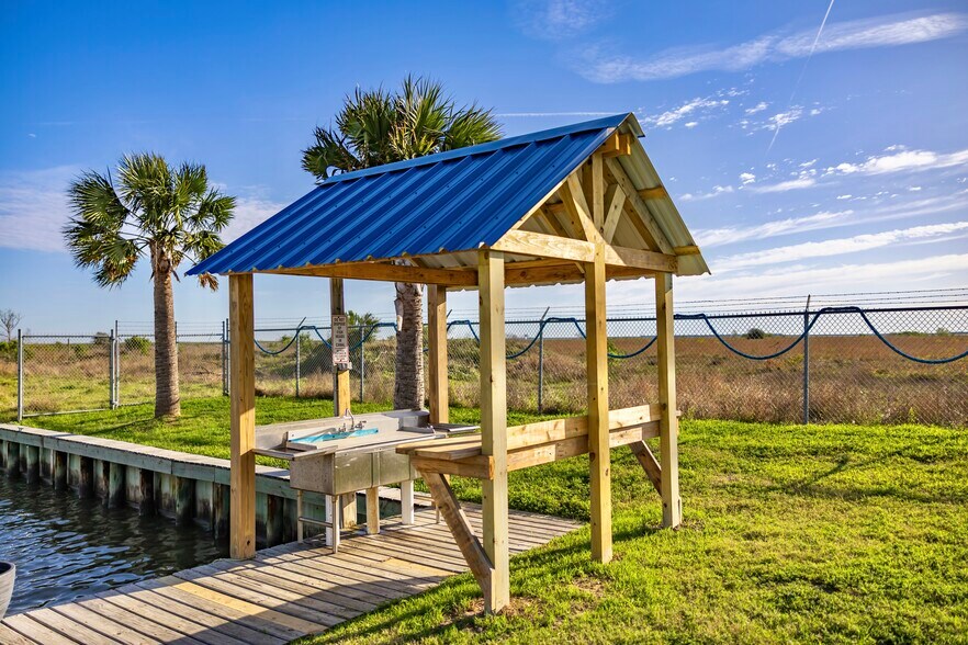 More Photos Of 3902 Highway 146 N, Texas City Marina For Sale