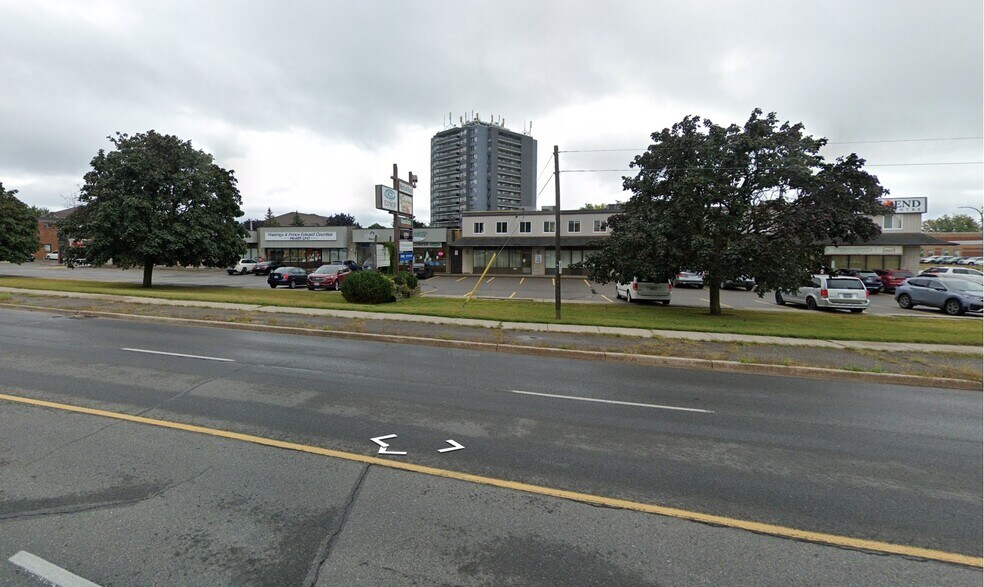 More Photos Of 469-499 Dundas St W, Quinte West Storefront For Sale