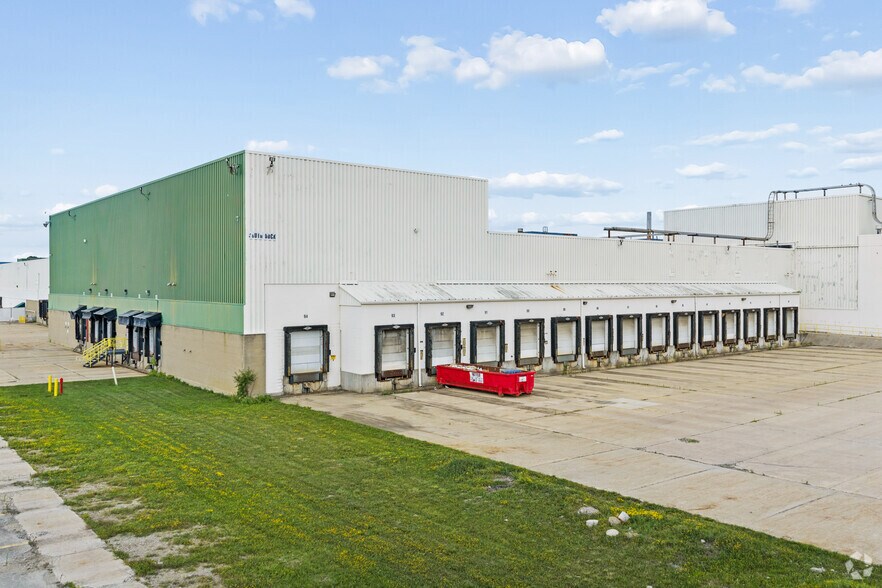 More Photos Of 5455-5555 Darrow Rd, Hudson Distribution For Lease