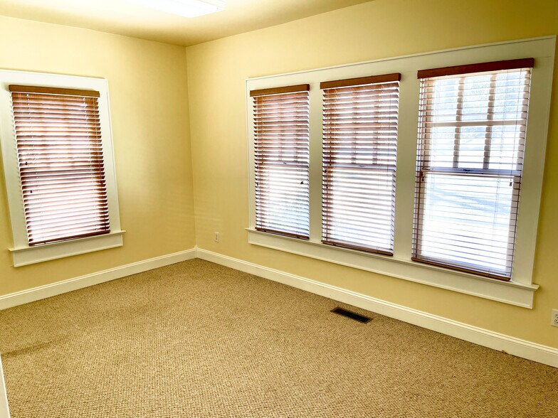 More Photos Of 440 S Perry St, Lawrenceville Office For Lease