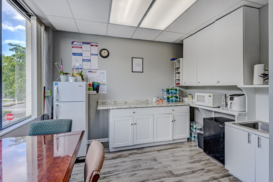 More Photos Of 6801 Lake Worth Rd, Greenacres Medical For Sale