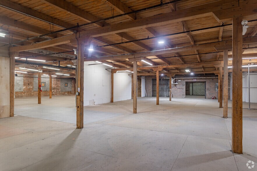 More Photos Of 2415 W 24th Pl, Chicago Warehouse For Sale