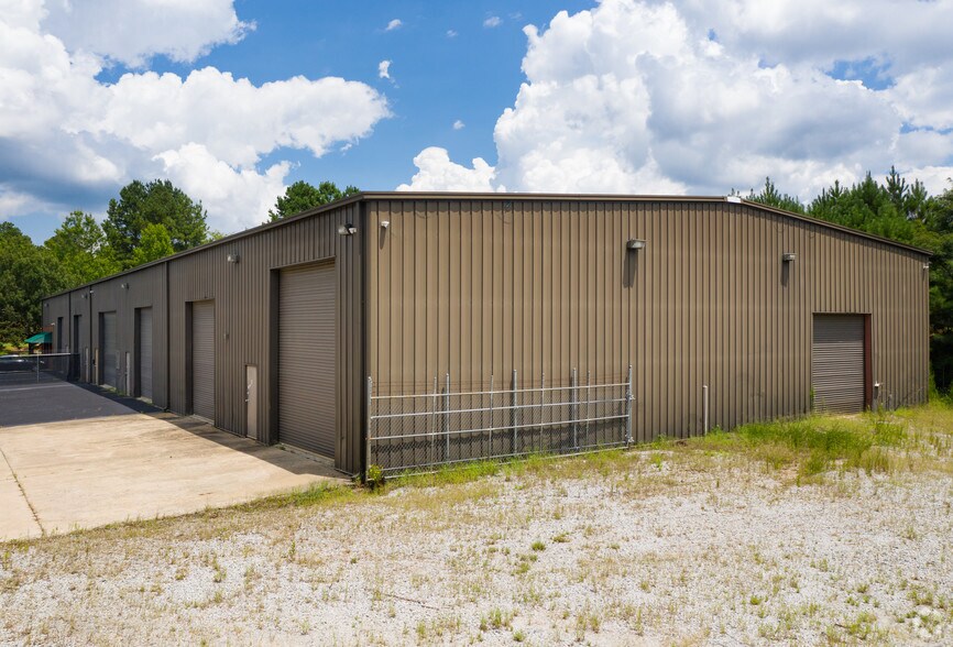 More Photos Of 126 Peach State Ct, Tyrone Warehouse For Sale