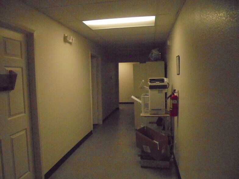 More Photos Of 127 S 1st St, Blythe Flex For Sale