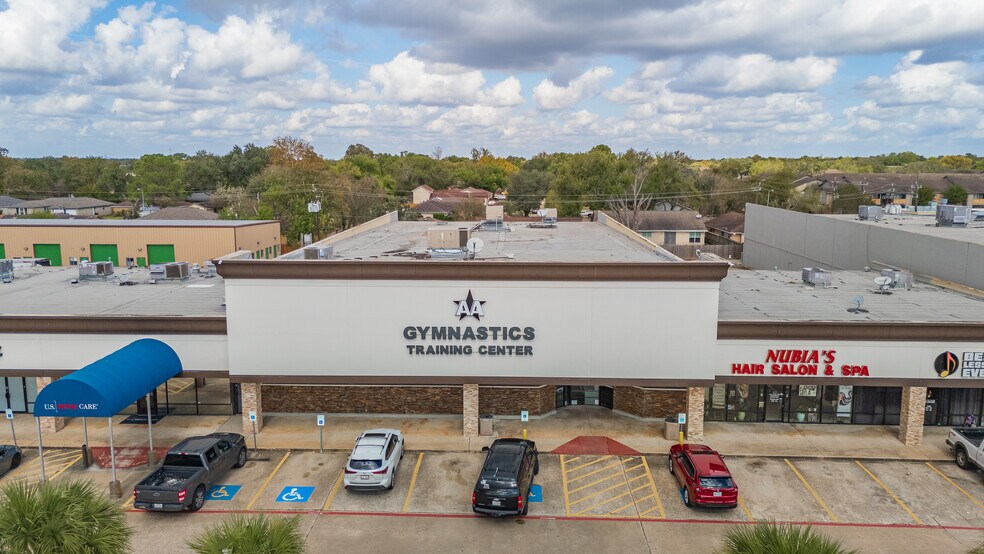 More Photos Of 3210-3354 E FM 528 Rd, Friendswood Unknown For Lease
