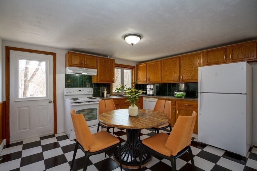 More Photos Of 87 Winthrop St, Rehoboth Storefront Retail Residential For Sale