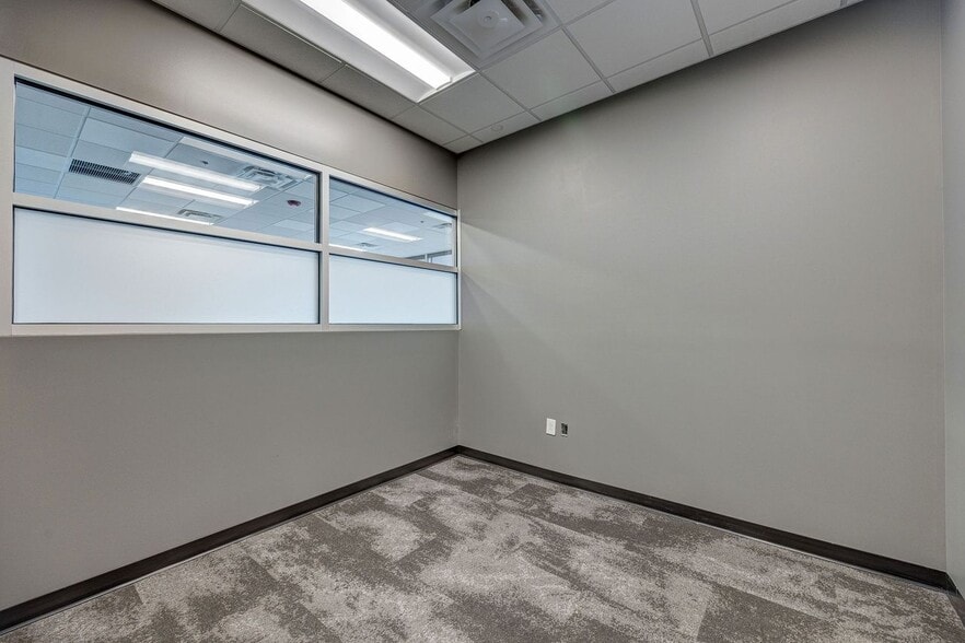 More Photos Of 6740 Rock Spring Rd, Wilmington Office For Lease