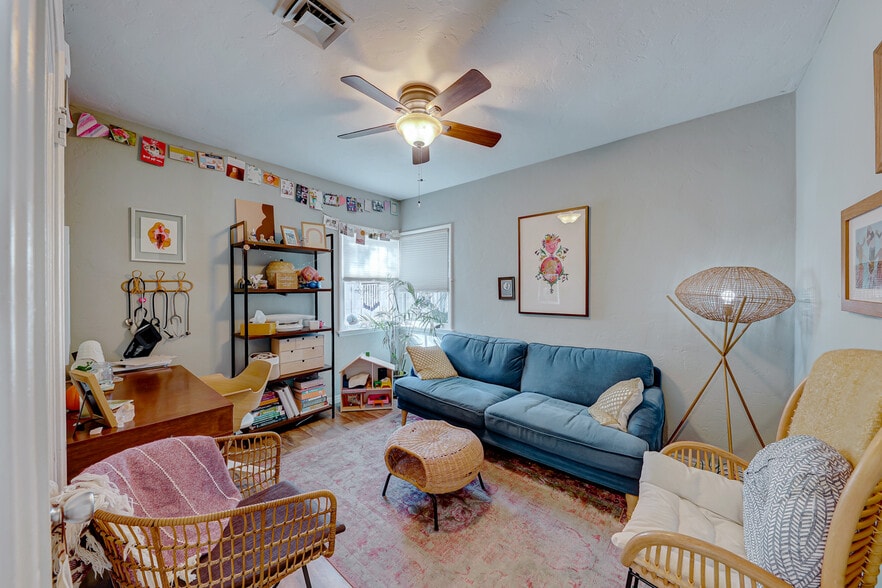 More Photos Of 610 S 8th St, Las Vegas Office For Lease