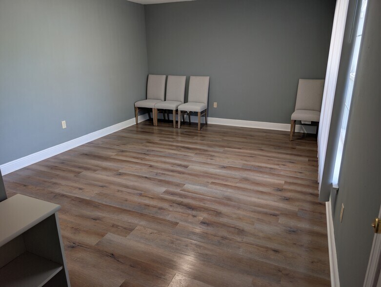 More Photos Of 4042 Desoto St, Mandeville Office For Lease