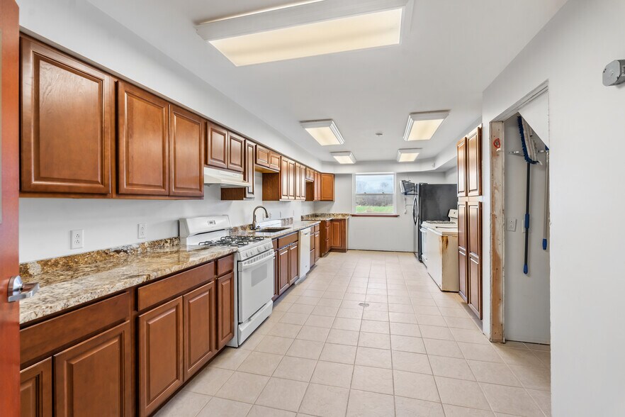 More Photos Of 4647 Reservoir Rd, Geneseo Flex For Sale
