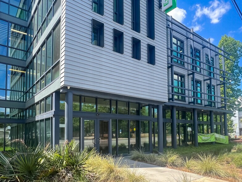 More Photos Of 1861 Ashley River Rd, Charleston Self Storage For Lease