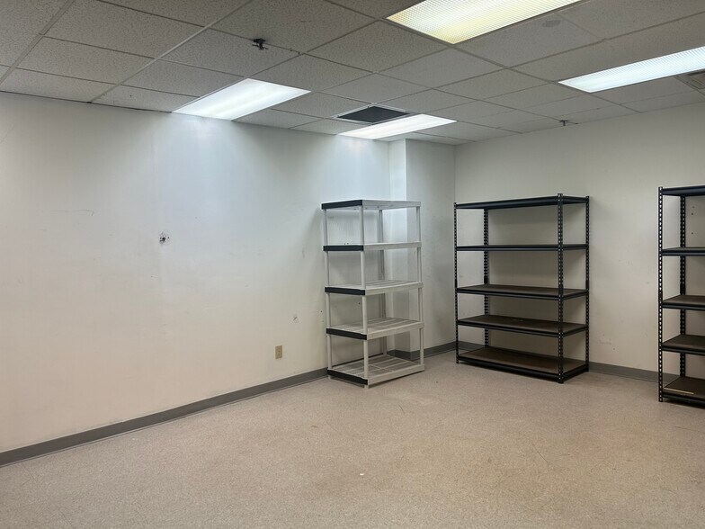 More Photos Of 6629 Engle Rd, Middleburg Heights Warehouse For Lease