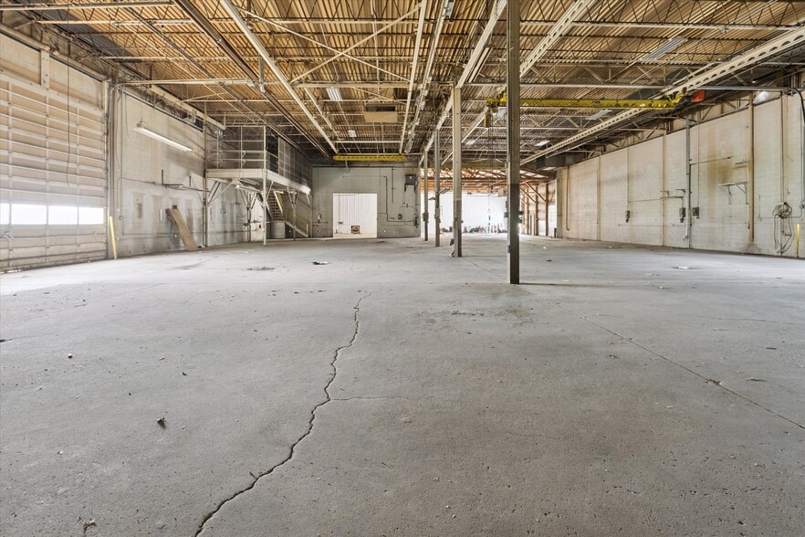 More Photos Of 211 Lee St, Saginaw Manufacturing For Sale