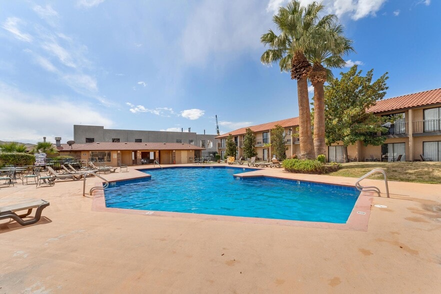 More Photos Of 1450 S Auto Mall Dr, St George Hotel For Sale