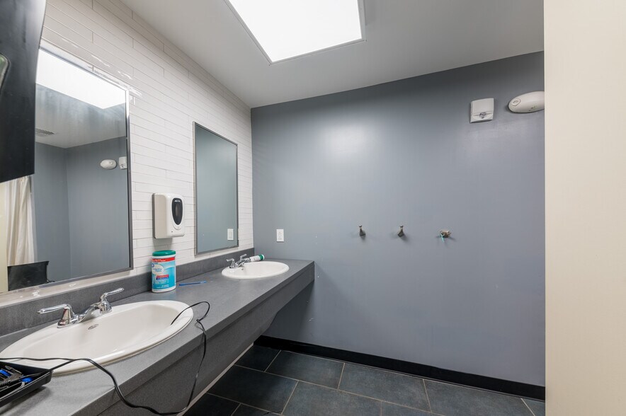 More Photos Of 900 Fairmont Rd, Morgantown Office For Sale