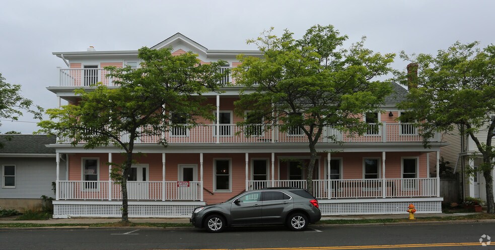 Primary Photo Of 131 3rd St, Greenport Restaurant For Sale