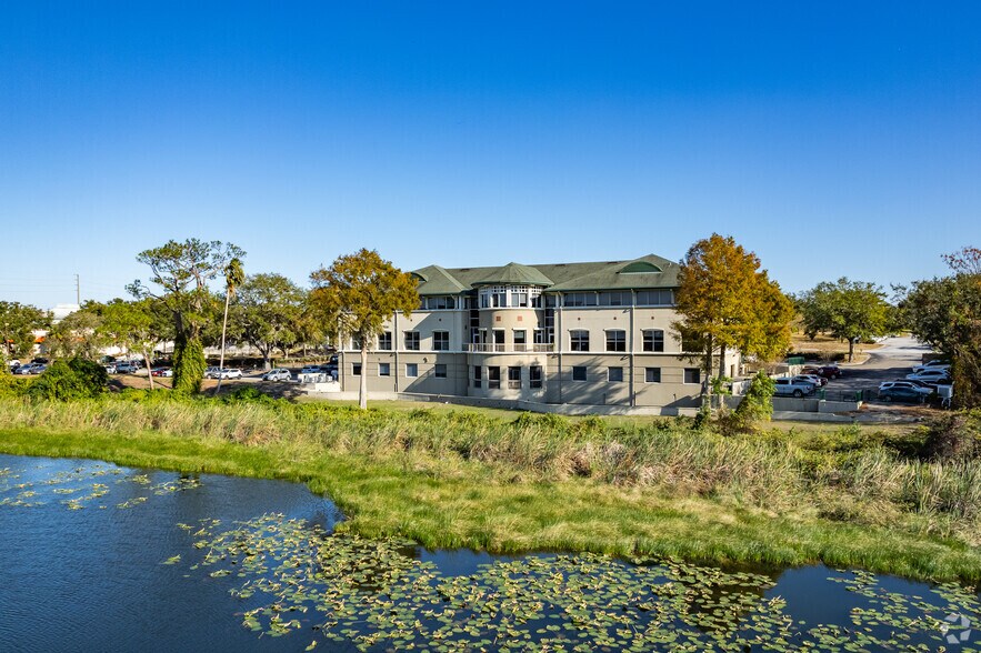 More Photos Of 1879 Nightingale Ln, Tavares Medical For Sale