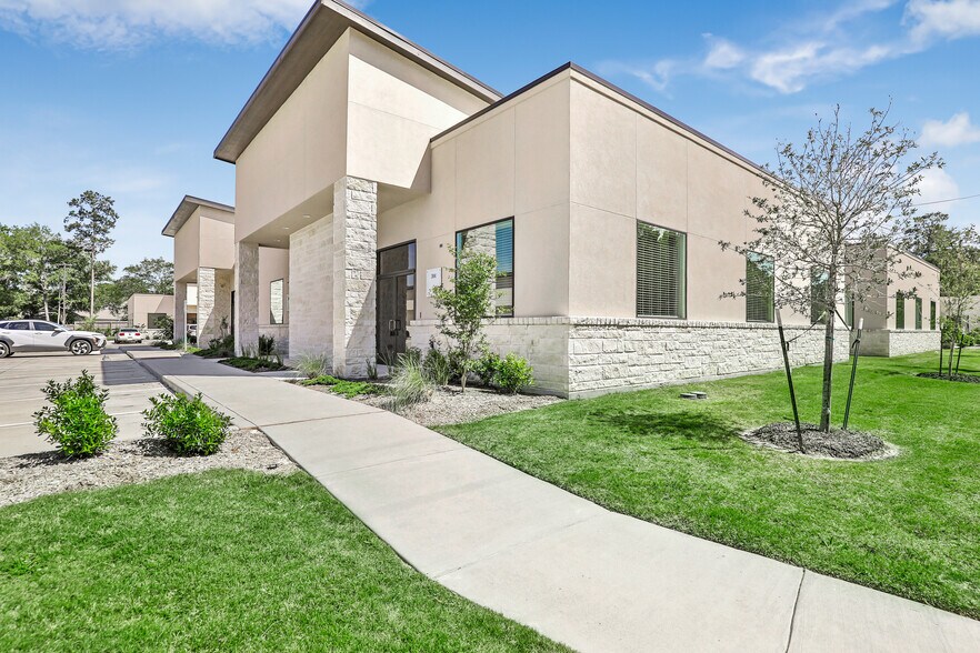 More Photos Of 855 Rockmead Dr, Kingwood Office For Lease