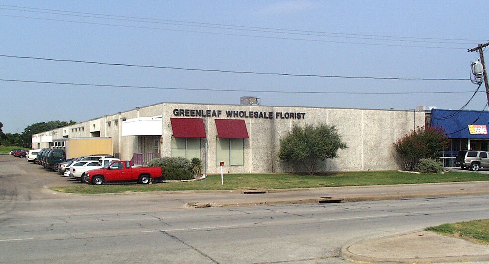 More Photos Of 2777 Irving Blvd, Dallas Warehouse For Lease