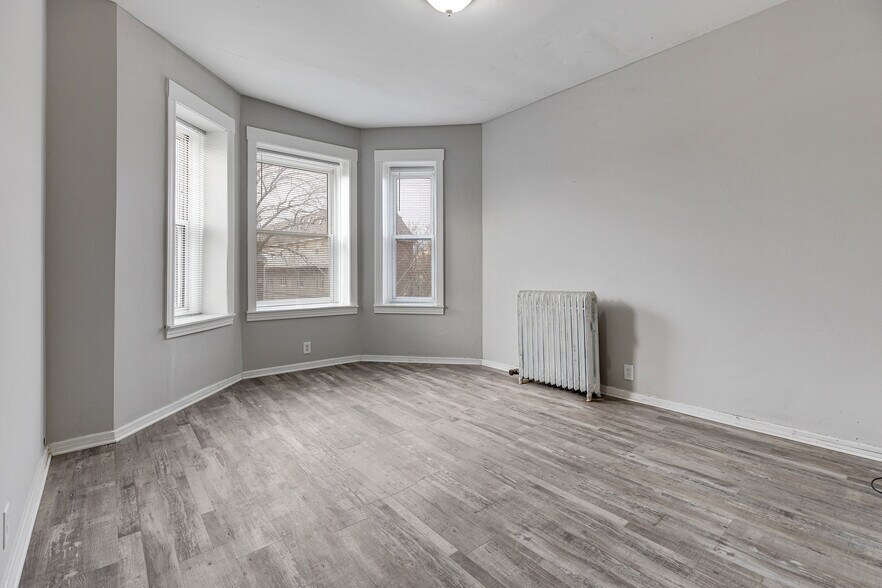 More Photos Of 4431-4433 N Racine Ave, Chicago Apartments For Sale