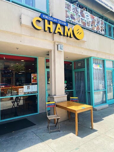 More Photos Of 950 E Colorado Blvd, Pasadena Restaurant For Lease