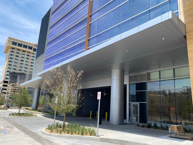 More Photos Of 601 N Mesa St, El Paso Office For Lease