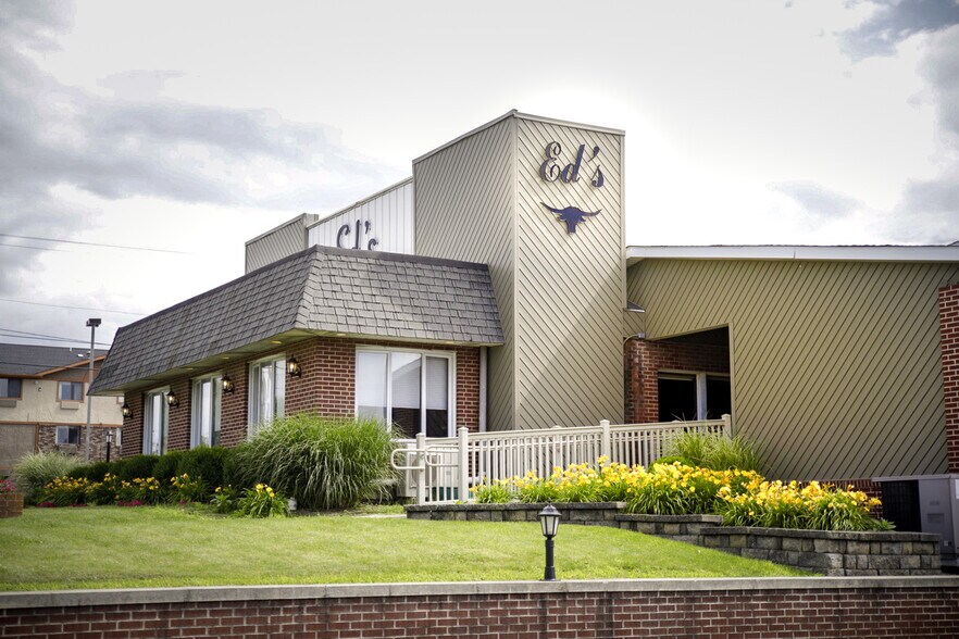 More Photos Of 4476 Business 220, Bedford Restaurant For Sale