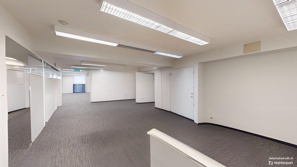 More Photos Of 627 Bloor St W, Toronto Office For Lease