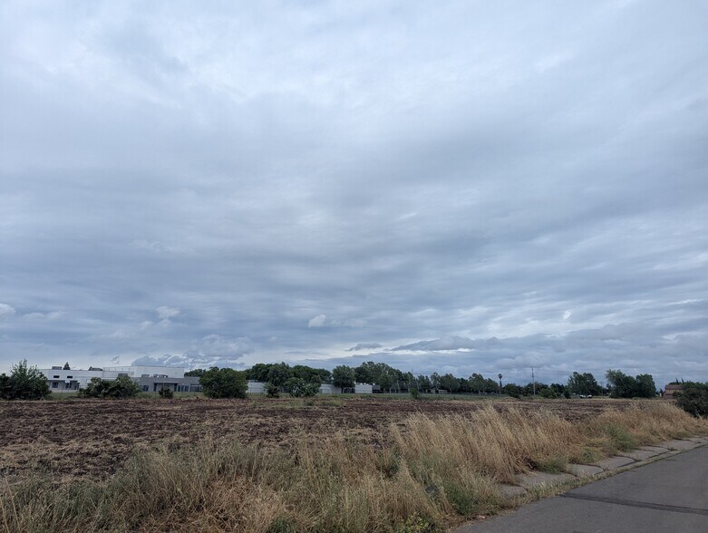 More Photos Of 301 Drollet way, Sacramento Land For Sale