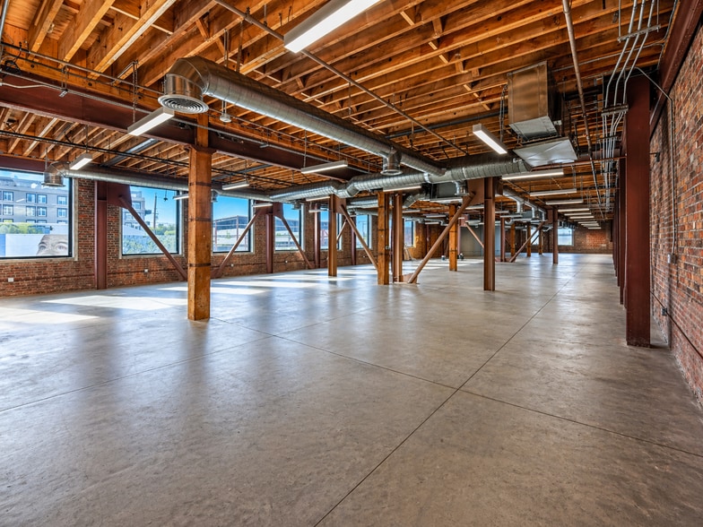 More Photos Of 440 Seaton St, Los Angeles Loft Creative Space For Sale