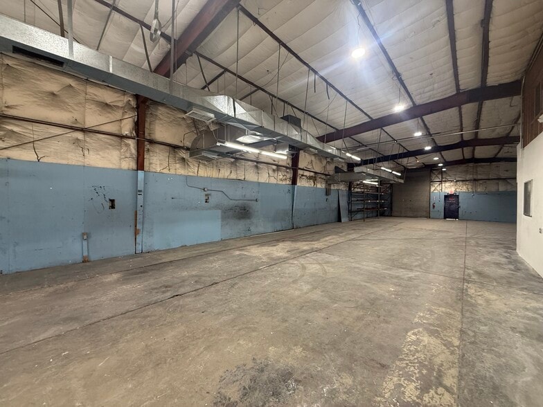 More Photos Of 637 S Vine Ave, Tucson Warehouse For Lease