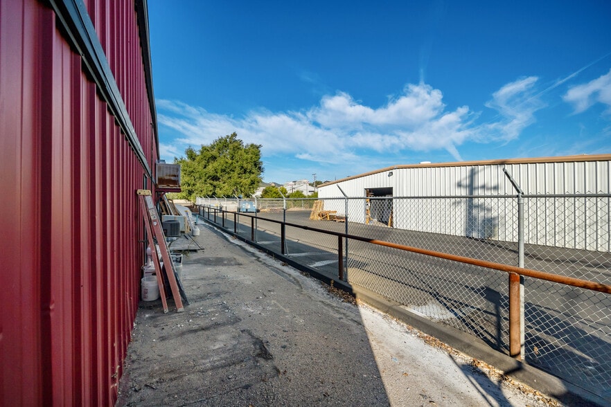 More Photos Of 741 Paso Robles St, Paso Robles Warehouse For Lease
