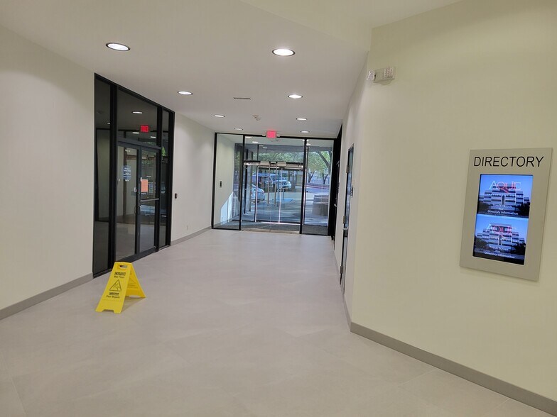 More Photos Of 1200 E Copeland Rd, Arlington Office For Lease