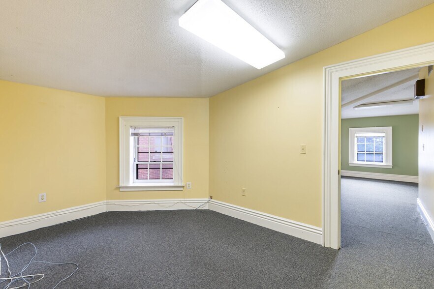 More Photos Of 1 Main St, Hartford Office Residential For Sale