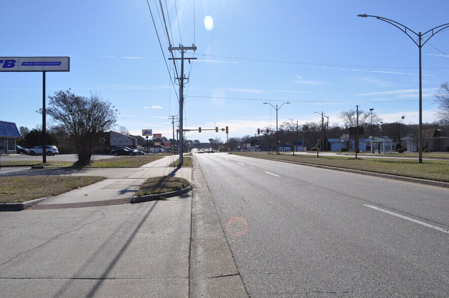More Photos Of 13784 Warwick Blvd, Newport News Storefront Retail Office For Sale