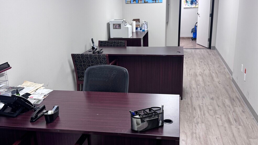 More Photos Of 6015 S Rainbow Blvd, Las Vegas Coworking Space