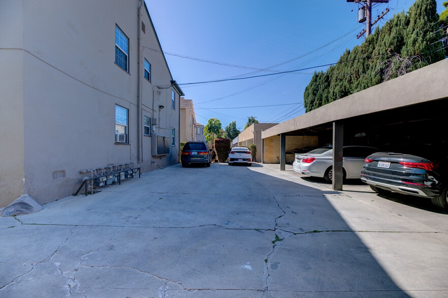 More Photos Of 913 S Wilton Pl, Los Angeles Apartments For Sale